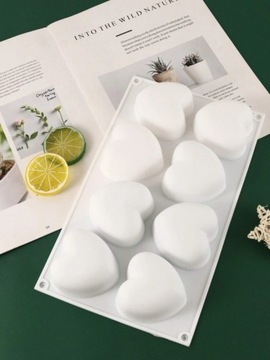 Силиконовая форма для монопорции сердечек.