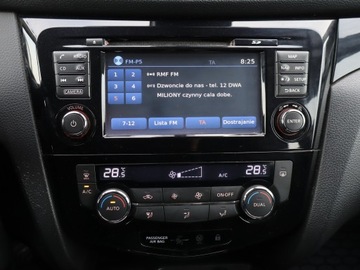 Nissan Qashqai II Crossover 1.2 DIG-T 115KM 2014 Nissan Qashqai 1.2 DIG-T, Navi, Klima, zdjęcie 10