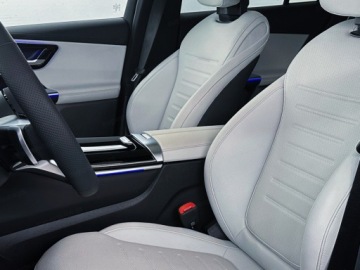 Mercedes GLC C254/X254 2026 GLC Coupe 300 e 4-Matic AMG Line 2.0 (360KM) 2026, zdjęcie 3