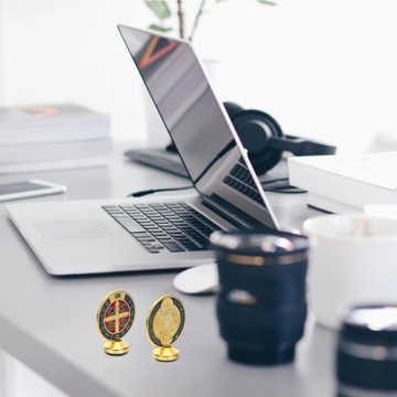 СВЯТАЯ АВТОМОБИЛЬНАЯ МЕДАЛЬ УКРАШЕНИЯ РОДНАЯ СЦЕНА ИЗ МЕТАЛЛА