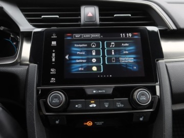 Honda Civic X Hatchback 5d 1.0 VTEC Turbo 129KM 2017 Honda Civic 1.0 VTEC Turbo, Salon Polska, zdjęcie 11