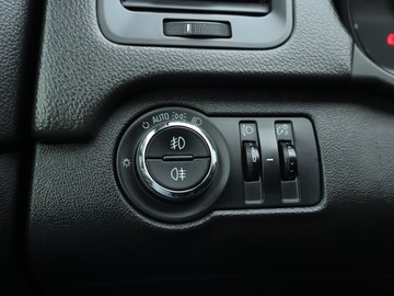 Opel Insignia I Hatchback 2.0 CDTI ECOTEC 160KM 2011 Opel Insignia 2.0 CDTI, Navi, Klima, Klimatronic, zdjęcie 18