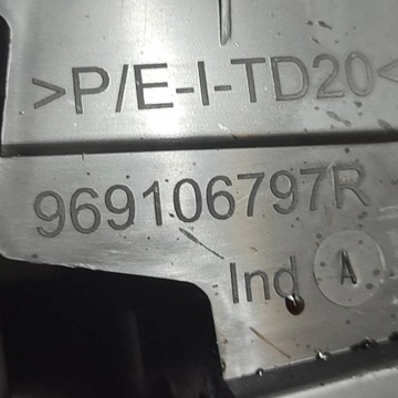 DACIA DUSTER II 2017 TUNEL CENTRÁLNÍ DRŽÁK HRNEK