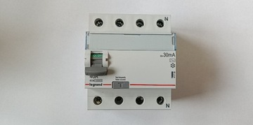 Устройство защитного отключения P 304 4P 40A 30MA AC ТИП TX3 СЕРИЯ 411708