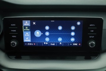 Skoda Octavia IV Liftback 1.5 TSI EVO 150KM 2021 Skoda Octavia 1.5 TSI, Salon Polska, zdjęcie 9