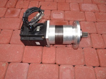 SERVOMOTOR AC SERVO MOTOR YASKAWA SGMP-15V316CT