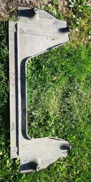 VW Passat B5 Skoda Superb Накладка пола задняя, ​​балка подвески 8E0825215A