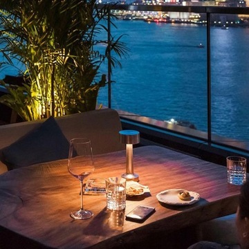 СВЕТОДИОДНАЯ НАСТОЛЬНАЯ ЛАМПА СЕНСОРНАЯ БЕСПРОВОДНАЯ ОСВЕЩЕНИЕ 1800 МАЧ