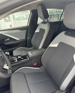 Opel 2023 Opel Astra Bogata wersja z najoszczedniejszym silnikiem benzynowym. 1.2, zdjęcie 8