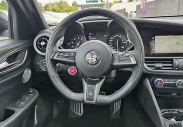 Alfa Romeo Giulia II Sedan Facelifting 2.9 Turbo 510KM 2022 Alfa Romeo Giulia 2.9 Bi Turbo V6 Quadrifoglio SalonPL FVat Bogaty 510KM, zdjęcie 10