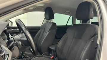 Skoda Scala Hatchback 1.6 TDI 115KM 2020 Škoda Scala Skoda Scala 1.6 TDI SCR Ambition DSG, zdjęcie 9