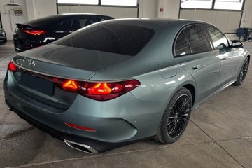 Mercedes Klasa E W214 Sedan 2.0 220d 197KM 2024 E Klasa 220 d 4-Matic AMG 2.0 (197KM) 2024, zdjęcie 3
