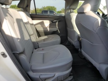 Toyota Highlander III 2021 Toyota Highlander 2021 TOYOTA HIGHLANDER HYBRID XLE 2.5 Hybryda 243KM, zdjęcie 11