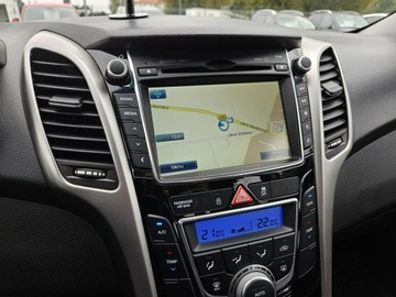 Hyundai i30 II Hatchback 5d 1.6 GDI 135KM 2015 Hyundai i30 1,6 benzyna 135KM nawigacja kamera, zdjęcie 11
