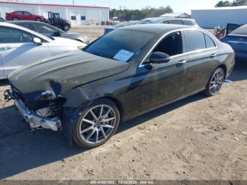 Mercedes Klasa E W213 2022 Mercedes-Benz Klasa E 350 2022 2.0l 2.0 Benzyna 255KM, zdjęcie 1