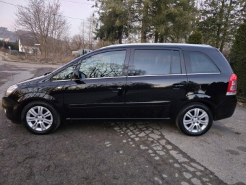 Opel Zafira B 1.8 ECOTEC 140KM 2010 Opel Zafira 7-os, Xenon, KlimaTronik, Navi, PDC,, zdjęcie 4