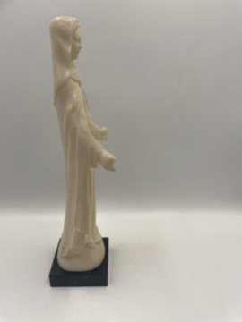 Фигурка Мэри из смолы