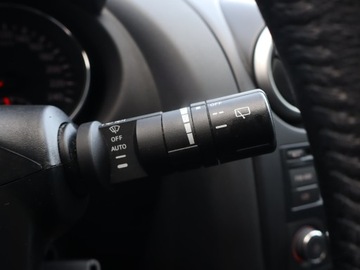 Nissan Qashqai I Crossover Facelifting  1.6 117KM 2012 Nissan Qashqai 1.6, Salon Polska, Klima, zdjęcie 17