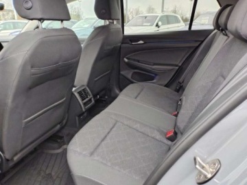 Volkswagen Golf VIII Variant 1.5 eTSI 150KM 2023 Volkswagen Golf FV23 Salon PL ACC podg.fotele od Dealera Rata od 900 PLN, zdjęcie 13