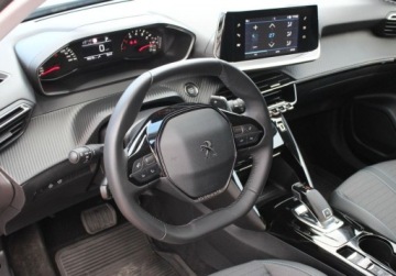 Peugeot 2008 II SUV 1.2 PureTech 130KM 2021 Peugeot 2008 Allure EAT8 Gwarancja Od RiA 1.2 Benzyna 130KM, zdjęcie 1