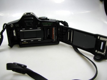 МУЛЬТИПРОГРАММНАЯ КАМЕРА YASHICA 109 - корпус