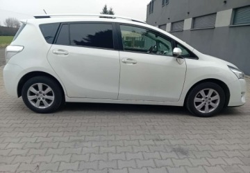 Toyota Verso Minivan Facelifting 2.0 D-4D 124KM 2014 Toyota Verso Toyota Verso Salonowy ,7-osobowy, kamera , nawigacja, biala p, zdjęcie 2