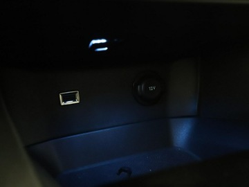 Peugeot 3008 II Crossover 1.2 PureTech 130KM 2019 Peugeot 3008 Automat Virtual Navi Kamera cofania, zdjęcie 27