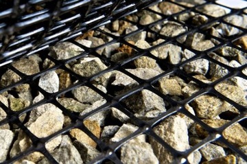 Георешетка для откосов - 0,6 х 12 м, черная