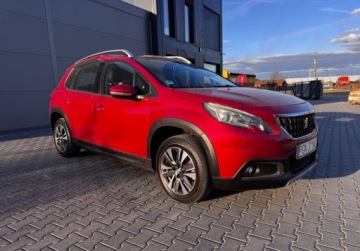 Peugeot 2008 I SUV Facelifting 1.2 PureTech 110KM 2018 Peugeot 2008 bezwypadekz Niemiecallur 1.2 Benzyna 110KM