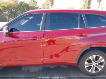 Toyota Highlander III 2023 Toyota Highlander xle, 2023r., 4x4, 2.4L 2.4 Benzyna 265KM, zdjęcie 5