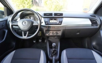Skoda Fabia III Hatchback 1.2 TSI 90KM 2015 Skoda Fabia Bezwypadkowa Serwisowana 1-Wlasciciel Klimatyzacja Pdc Asysten, zdjęcie 7