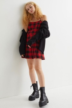 H&M sukienka mini plisowana w kratę szkocka krata punk rock czerwona kratka