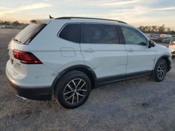 Volkswagen Tiguan II 2021 Volkswagen Tiguan Se, 2021r., 4x4, 2.0L 2.0 Benzyna 184KM, zdjęcie 2