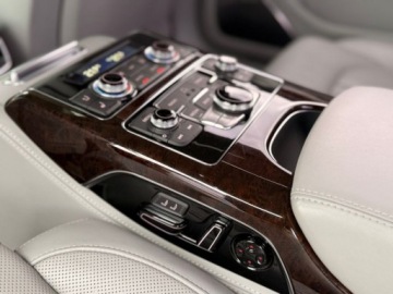 Audi A8 D4 Sedan Facelifting 4.0 TFSI 435KM 2014 Audi A8 A8 L Quattro 4.0 benzyna Japonia 4.0 Benzyna 435KM, zdjęcie 25