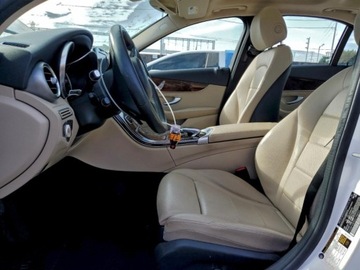 Mercedes Klasa C W205 2016 Mercedes-Benz Klasa C 2016 MERCEDES-BENZ C 300 2.0 Benzyna 241KM, zdjęcie 7