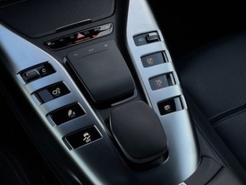 Mercedes AMG GT C190 Coupe 4d Facelifting 43 3.0 367KM 2024 Mercedes-Benz AMG GT 43 4matic 2024 3.0 Benzyna 367KM, zdjęcie 17