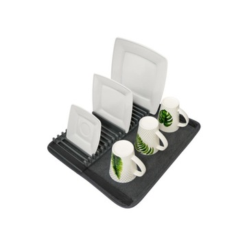 Складная мобильная сушилка для посуды с впитывающим ковриком.