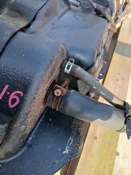 SUZUKI LIANA 1.6 NÁDRŽ PALIVA