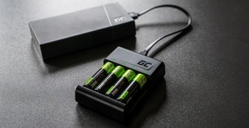 ЗЕЛЕНОЕ ЗАРЯДНОЕ УСТРОЙСТВО ДЛЯ ЗАРЯДНЫХ АККУМУЛЯТОРОВ VITAL CHARGER AA/AAA