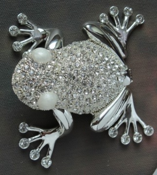 FROG Коробка FROG в металлической фигурке в подарок