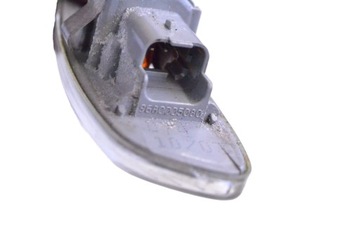 PEUGEOT RCZ 2010 PRAVÁ STRANA SMĚROVKA NA ZRCÁTKO BOČNÍ