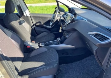 Peugeot 2008 I SUV Facelifting 1.2 PureTech 110KM 2017 Peugeot 2008 1,2 Benz.110 KM, Automat, Zadbany-Tylko 86 Tys Km 1.2 Benzyna, zdjęcie 13