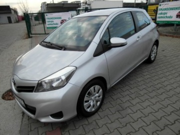 Toyota Yaris III Hatchback 5d Facelifting 1.0 VVT-i 69KM 2014 Toyota Yaris Salon Polska Klimatyzacja Wspomaganie Abs Benzyna 69KM, zdjęcie 7