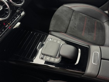 Mercedes Klasa A W177/V177 Hatchback Plug-In 1.3 250e 218KM 2020 Mercedes-Benz A 250 e AMG Line / Plug In / Fotele, zdjęcie 23