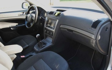 Skoda Octavia II Kombi 1.6 TDI CR DPF 105KM 2011 Skoda Octavia 2011r, 1.6 TDI 105KM, 2 Komplety kol, Bogate wyposazenie, zdjęcie 6