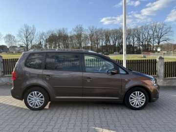 Volkswagen Touran II 1.2 105KM 2012 Volkswagen Touran ładny zarejestrowany, zdjęcie 3