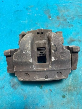 Volvo XC90 Zacisk hamulcowy przedni RH 31381549