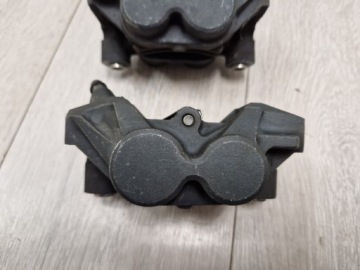YAMAHA R1 RN12 ПЕРЕДНИЕ СУППОРТЫ ПЕРЕДНИЕ КОЛОДКИ 04-06