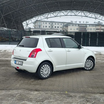 Suzuki Swift IV Hatchback 5d 1.3 92KM 2009 Suzuki Swift 1.3 Comfort dance, zdjęcie 11
