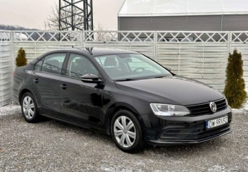 Volkswagen Jetta VI Sedan Facelifting 2.0 TDI 110KM 2016 Volkswagen Jetta Volkswagen Jetta 2.0 TDI DPF BMT Comfortline 2.0 Diesel, zdjęcie 3